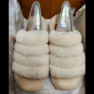 UGG Fluff Yeah Slide Natural size 9 NIB!